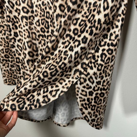Apt. 9 Animal Print V-Neck Long Sleeve Top Women's Medium - Picture 6 of 8